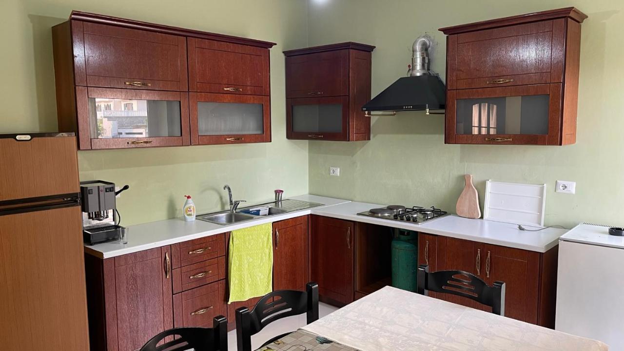 Azure Apartments By Kondo Stays Vlorë エクステリア 写真
